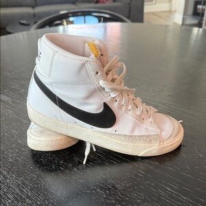 Nike White and Black High-Tops
